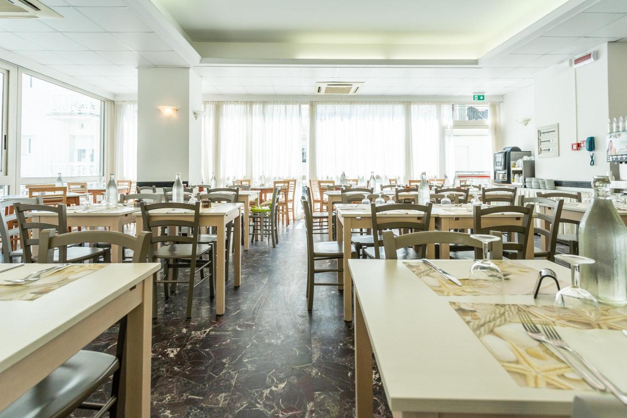 Hotel Aiglon Rimini Eksteriør billede